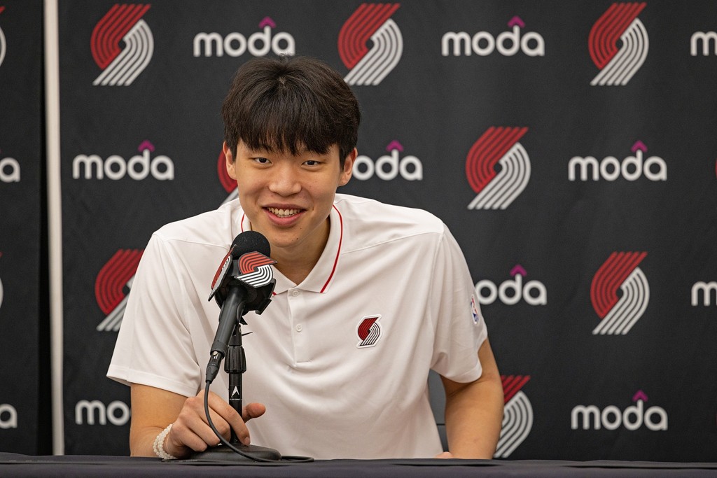 美网红：杨瀚森不会英语就不配来这捞金 尊重都是相互的